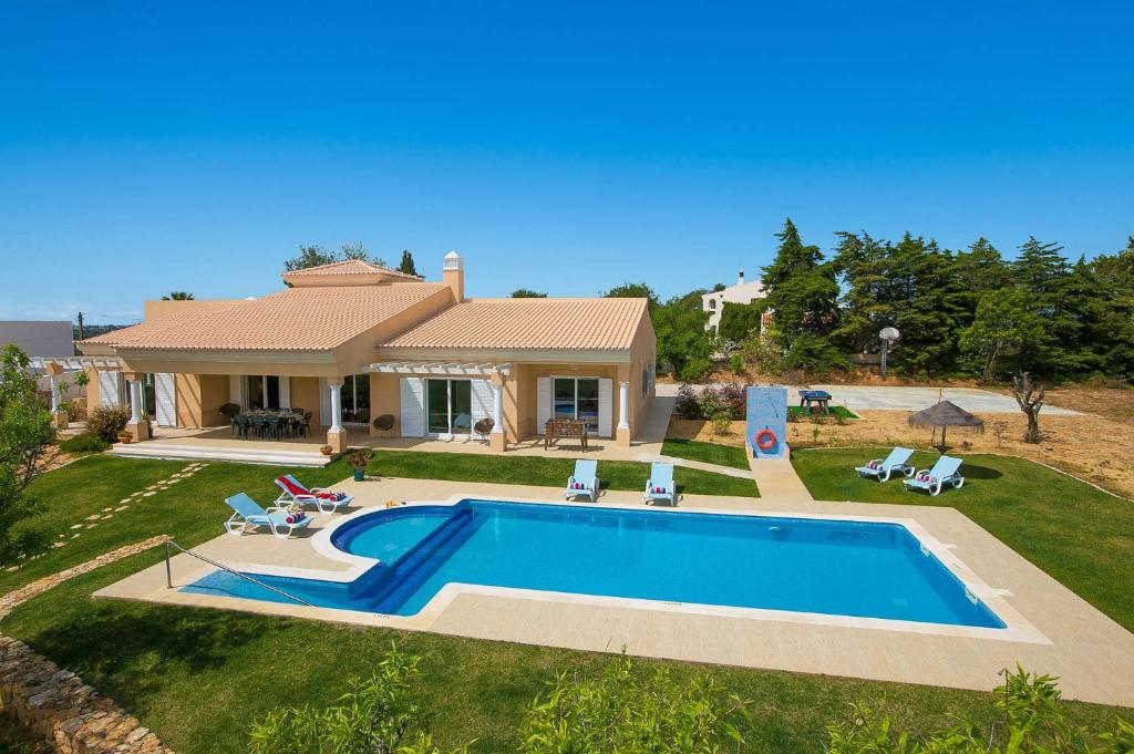 Villa Villa Viana by Villa Plus , 8400-403 Lagoa