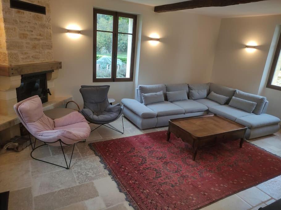 Vibrant Villa in Malauc ne with Private Garden 84340 Malaucène