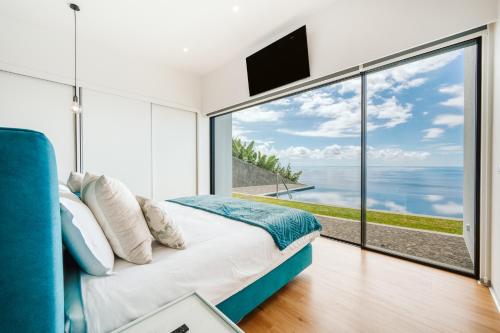 Vila Aguarelas with pool by Stay Madeira Island