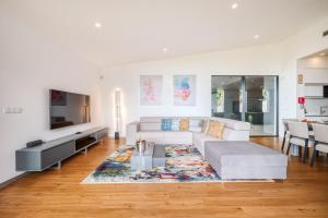 Vila Aguarelas with pool by Stay Madeira Island