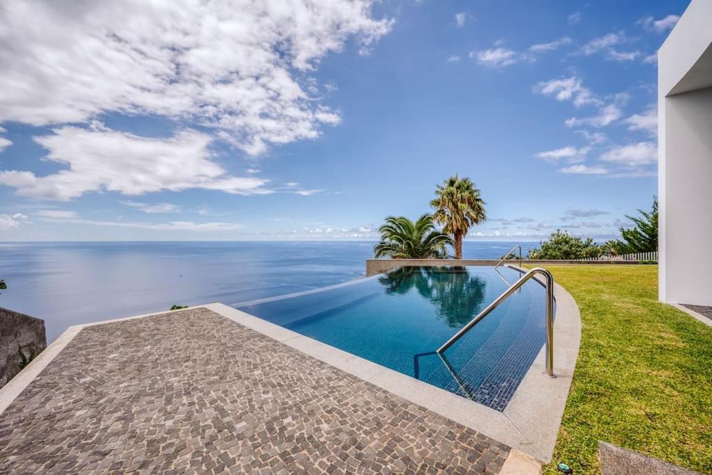 Villa Vila Aguarelas with pool by Stay Madeira Island Impasse das Covas 9370-048 Arco da Calheta