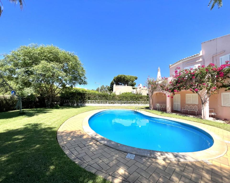 Villa Vila Rose - Private Pool by HD PROPERTIES Rua Volta do Urze, 8 8125-525 Vilamoura