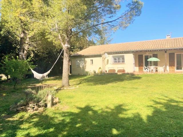 Villa Villa 110m2, 7 pers, Jacuzzi , 3 chambres, terrain clos et arboré 2500m2 24 Route des Corbières 11800 Trèbes