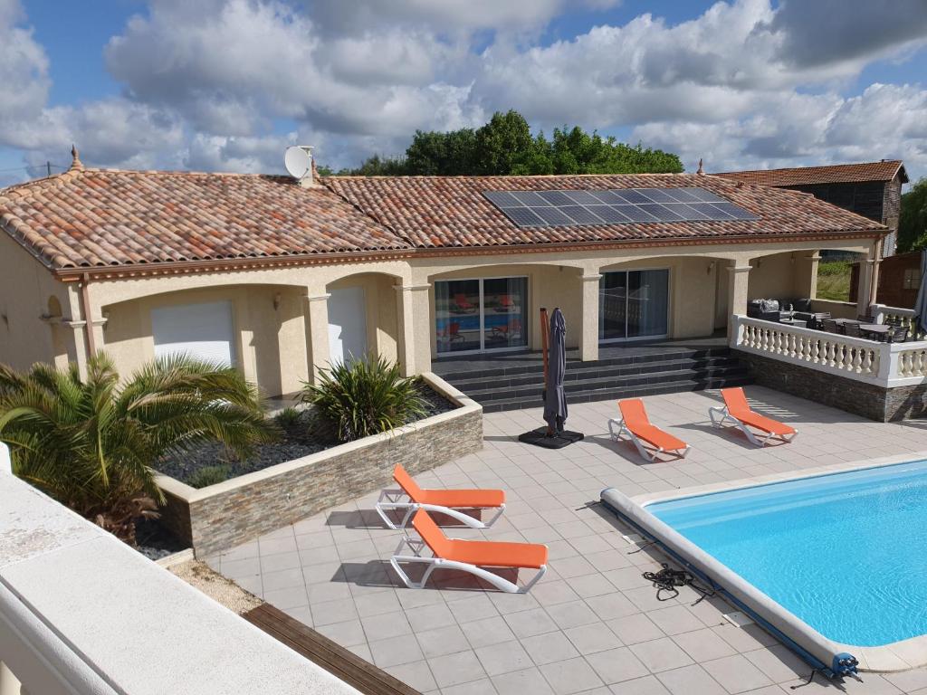 VILLA 12 PERSONNES AVEC PISCINE LES 6 CHEMINS, 47800 Puysserampion