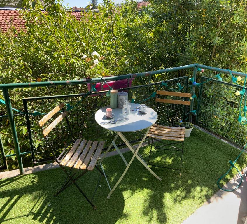 Villa 2 chambres doubles, jardin, accès direct à la plage