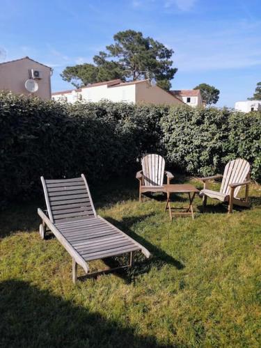 Villa 2 chambres doubles, jardin, accès direct à la plage