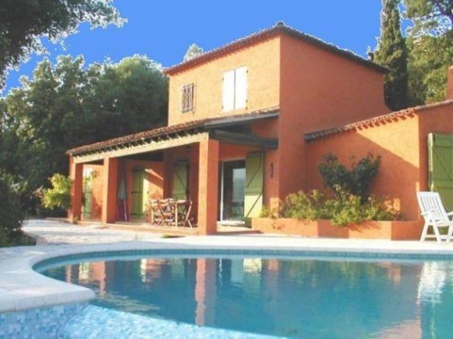 villa 3 chambres avec piscine vue mer WIFI climatisation L'Arbousier, 83240 Cavalaire-sur-Mer