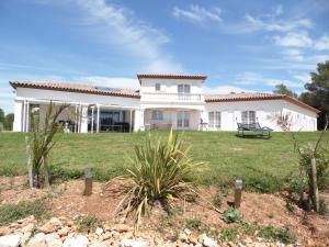 Villa Villa 342 m2 classée 4 étoiles sur 1 ha - Provence Domaine des Alizés 400 Impasse Chapelle St-Etienne 83890 Besse-sur-Issole Provence-Alpes-Côte d\'Azur