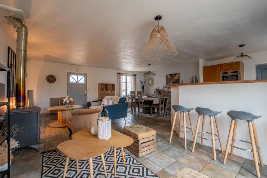 Villa 4 chambres Spa Sauna Piscine chaufée boulodrome LA BASTIDE DE LUSON 13520 Maussane-les-Alpilles