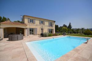 Villa Villa 4 chambres Spa Sauna Piscine chaufée boulodrome LA BASTIDE DE LUSON La bastide de luson RD17 13520 Maussane-les-Alpilles Provence-Alpes-Côte d\'Azur