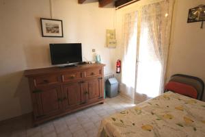 Villa 4 couchages terrasse parking dans résidence sécurisée piscine commune 250m de la mer LRSUNO5