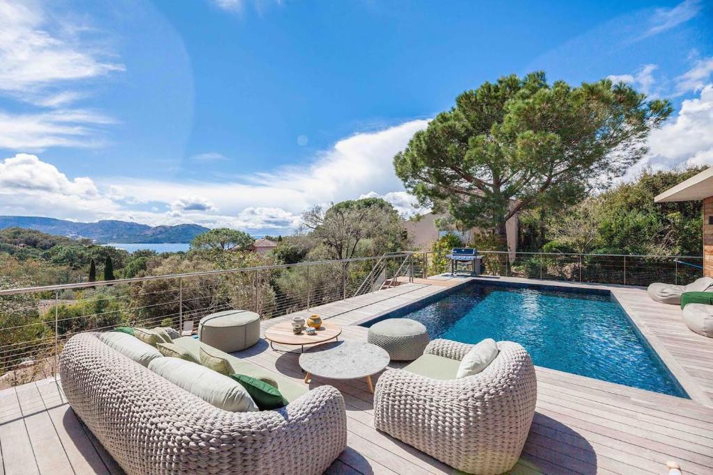 Villa Villa 5* Cala Rossa 350m2/ 2 piscines chauffées Cala Rossa Lot Cala Rossa 20137 Porto-Vecchio