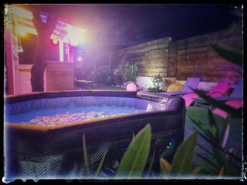 Villa 5mn des plages avec piscine privée chauffée & jacuzzi privatif villa \