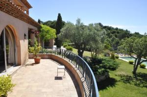 Villa 6 chambres, vue inouïe mer et campagne, parc 1 hectare, piscine 20m, climatisation intégrale