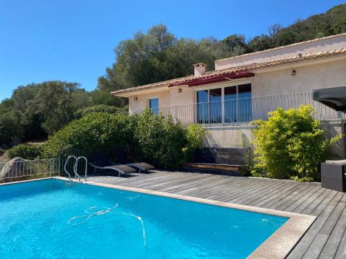 Villa 8 personnes, piscine chauffée