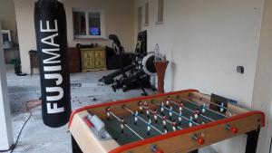 VILLA 8P, 15 mn de Biarritz, jacuzzi, sauna, piscine, petanque, salle de sport