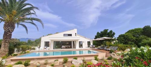 Villa Acqua 12 pers piscine chauffée accès direct plage