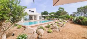 Villa Villa Acqua 12 pers piscine chauffée accès direct plage Saint Cyprien 20137 Lecci Corse