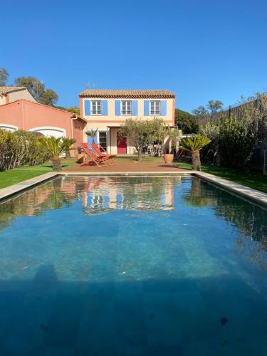 Villa Adélaïde, proche Saint-Tropez, piscine, 500m de la mer
