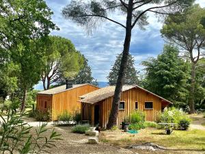 Villa Alleins, 5 pièces, 8 personnes - FR-1-658-13