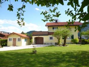 Villa am Bach