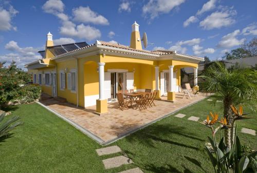 Villa Amarela