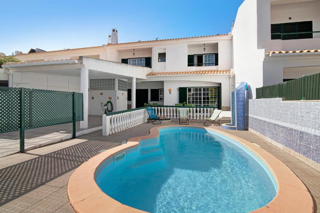 Villa Ana e Nuno Urbanização Alto dos Caliços D1A, 8200-667 Albufeira