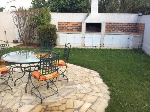 Villa Ancolie climatisée avec piscine chauffée de mai à septembre