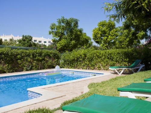 Villa Andre 3 bedroom villa with pool - walking distance to Albufeira