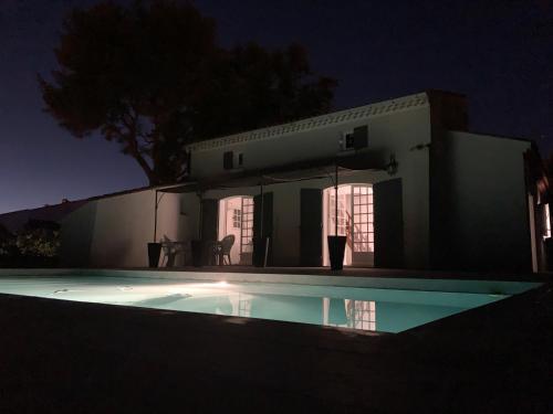 Villa Andrée avec piscine à proximité de la mer