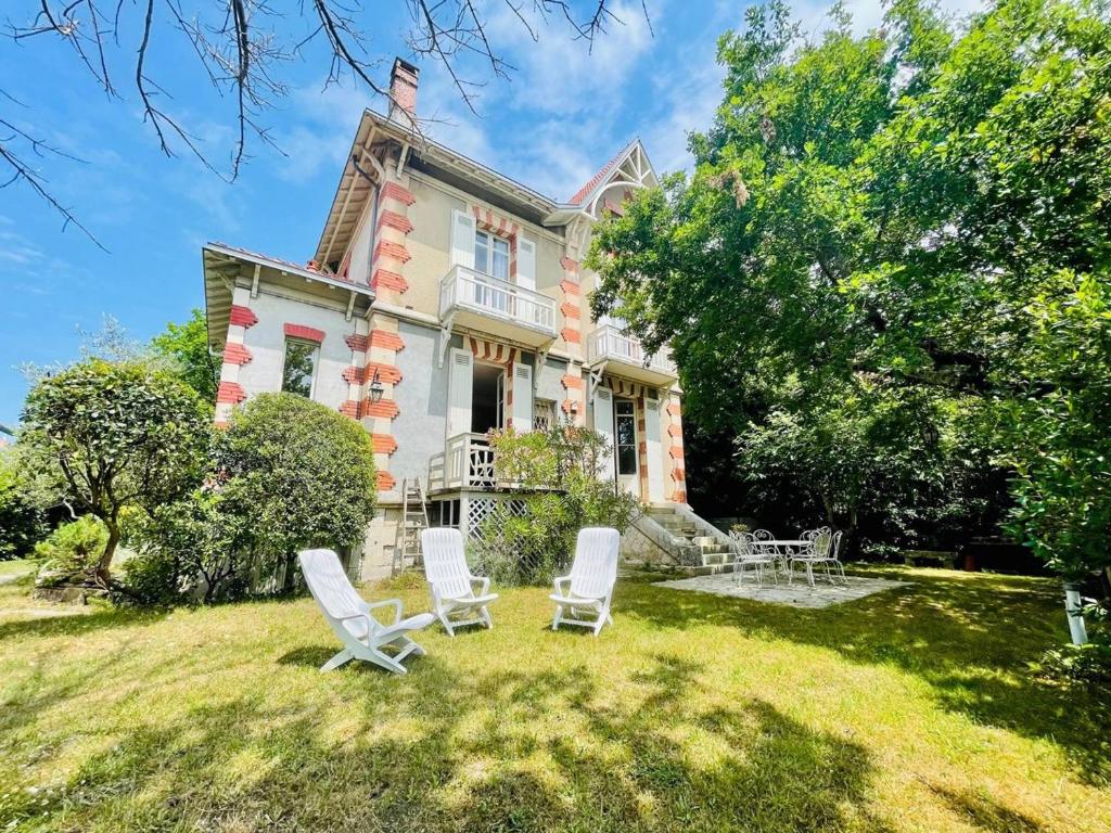 Villa Arcachon, 5 pièces, 8 personnes - FR-1-433-83 9, allée Lakmé Villa Marie-Amélie, 33120 Arcachon