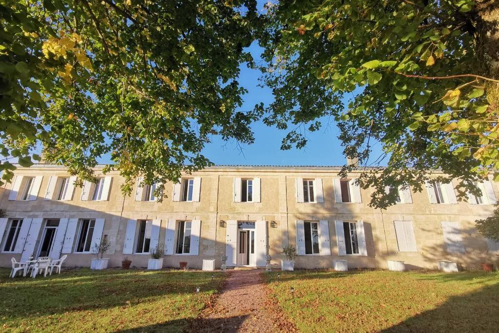 Villa Villa au coeur des vignes - Château Guerry Tauriac 26 Route de Guerrit 33710 Tauriac