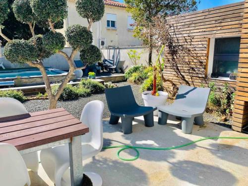 Villa avec piscine Au calme au fond d une impasse