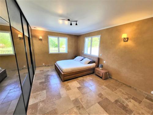 Villa avec piscine chauffée à l'année(Verdon/Golf)