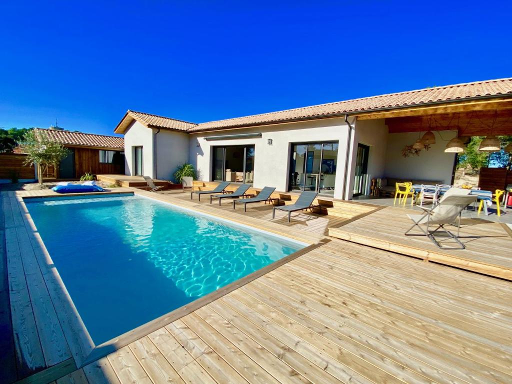 Villa Villa avec piscine chauffée idéalement située 41 Rue Du Baresquit 40200 Mimizan