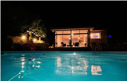 Villa avec piscine chauffée, vue Sainte Victoire