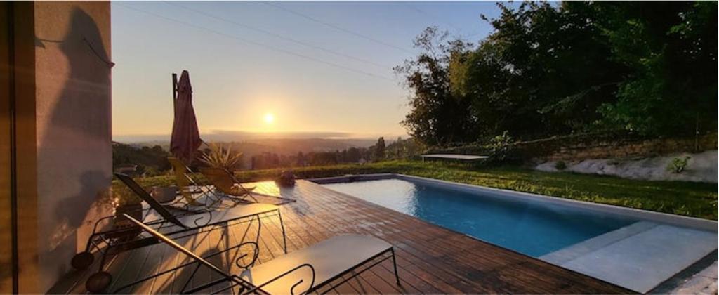 Villa Villa avec piscine et vue admirable sur la nature 7 Chemin des Vondières 69270 Saint-Romain-au-Mont-dʼOr