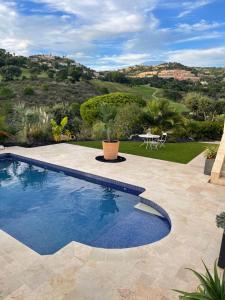 Villa avec piscine sur le golf