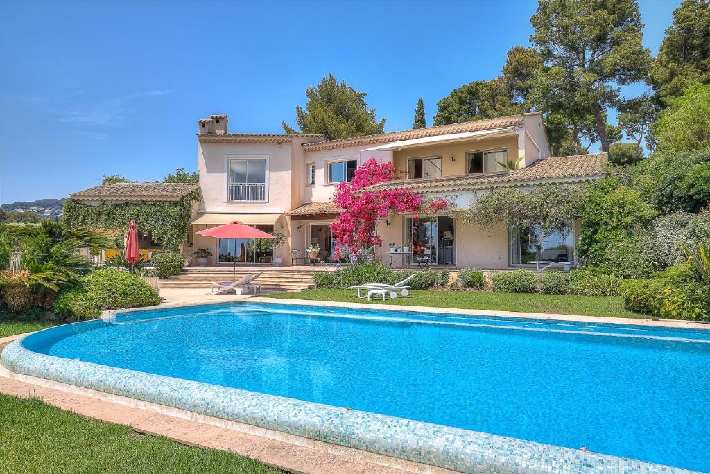 Villa avec piscine - Vue mer - Calme absolu 100 Avenue de la Pinède, 06160 Antibes