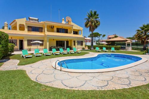 Villa Barreto by Villa Plus