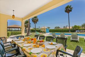 Villa Barreto by Villa Plus