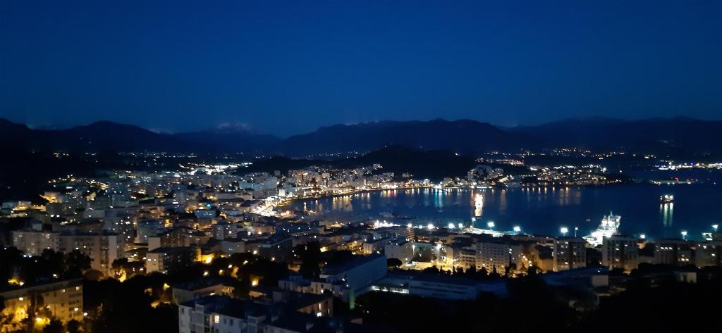 VILLA BELVEDERE D'AJACCIO, VILLA ENTIERE VUE MER POUR 2 à 10 VOYAGEURS Route du Salario, 20000 Ajaccio