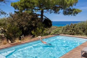 Villa bodri, maison en pierre avec vue mer et piscine chauffée