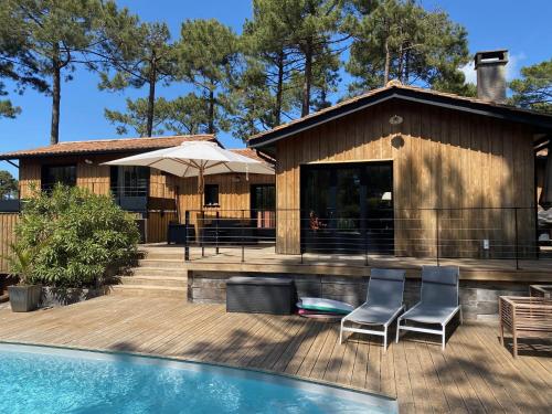 Villa bois avec piscine ref 168