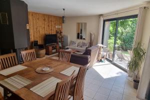 Villa Bordeaux, au coeur du vignoble près d'un lac, proche Bordeaux, Arcachon, Cap Ferret