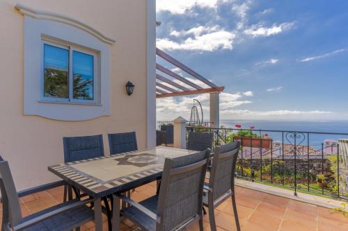 Villa Bougainvillea Palheiro Village by HR Madeira