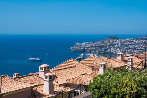 Villa Bougainvillea Palheiro Village by HR Madeira