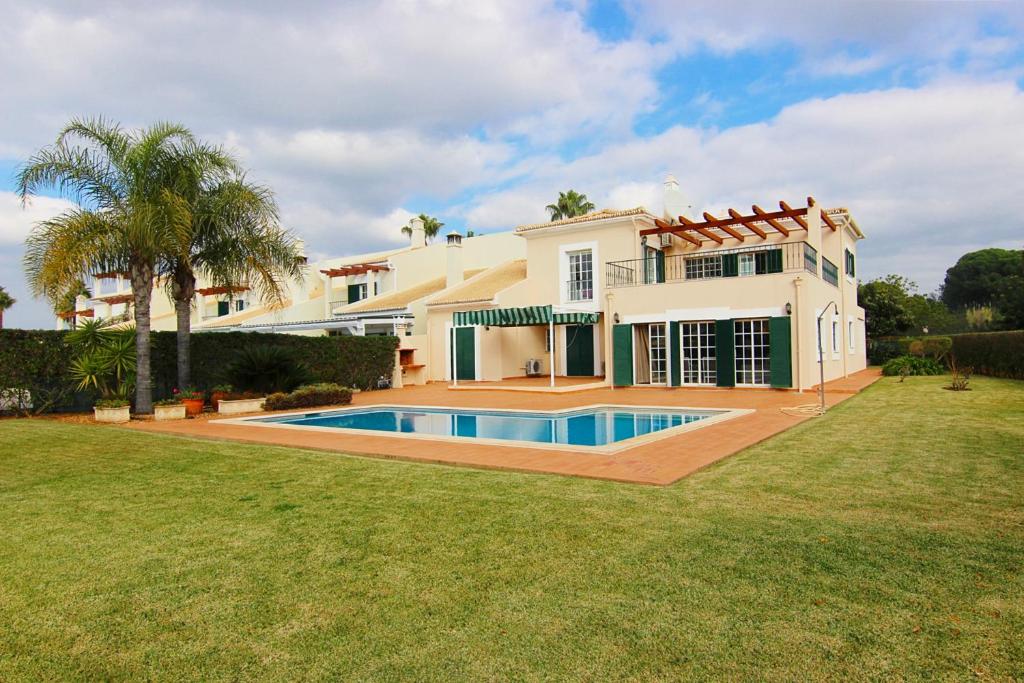 Villa Browns I Caminho das Amendoeiras Nº1, 8125-415 Vilamoura