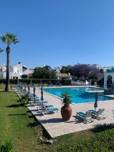 Villa c/ piscina próxima da praia