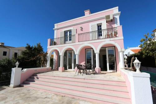 Villa Camilla 6 bed/bath villa close to the Marina